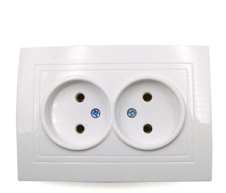 Розетка 2 с.у.без зем. Kerama-S с керам.основ. (10/200) 07