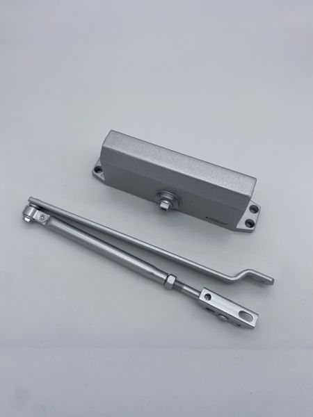 Доводчик дверной SL DC-150 серебро (10) до 150 кг