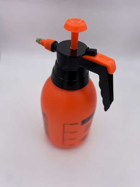 Опрыскиватель красный 2 л (20)